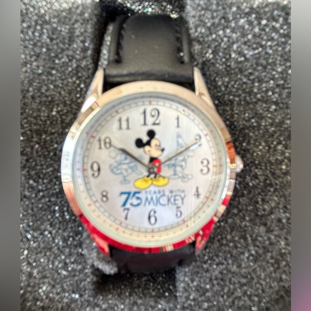 New. Disney and Mickey Mouse 75th Anniversary Collectible Watch by Avon. - Picture 6 of 12